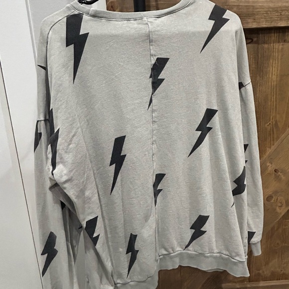 Oversized, long sleeve lightening bolt top by Easel - Picture 3 of 5